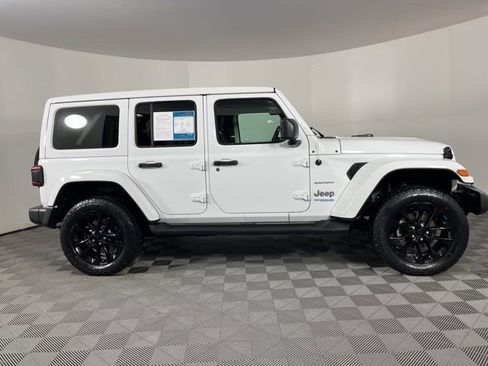 Used 2022 Jeep Wrangler Unlimited Sahara w/ Cold Weather Group image 11