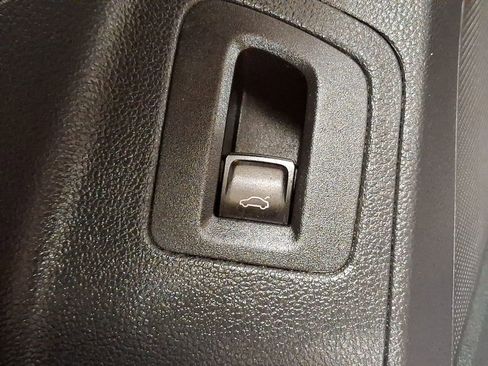 Used 2019 Volkswagen Atlas SE FWD image 24