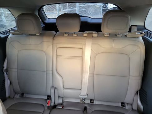 Used 2022 Lincoln Corsair FWD w/ Equipment Group 101A image 9