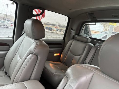 Used 2003 Cadillac Escalade EXT image 12