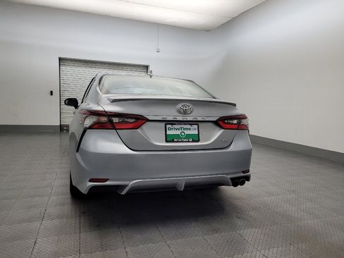 Used 2021 Toyota Camry SE image 6