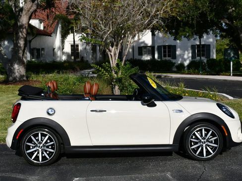 Used 2021 MINI Cooper S image 40