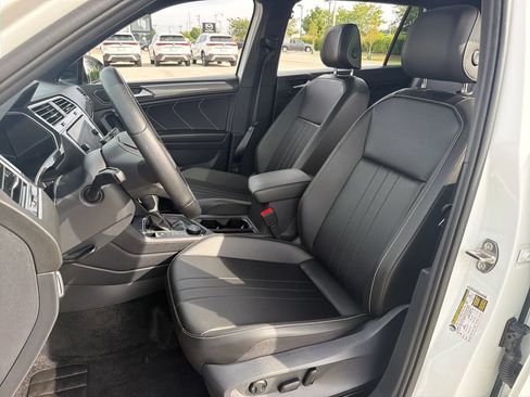 Used 2024 Volkswagen Tiguan SE R-Line AWD/4WD image 7