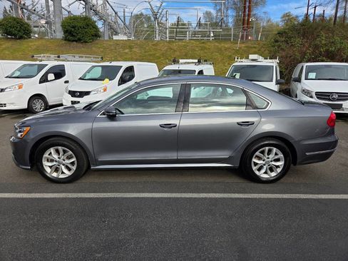 Used 2016 Volkswagen Passat 1.8T S image 4