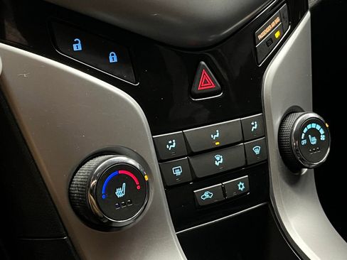 Used 2014 Chevrolet Cruze LT w/ RS Package image 10