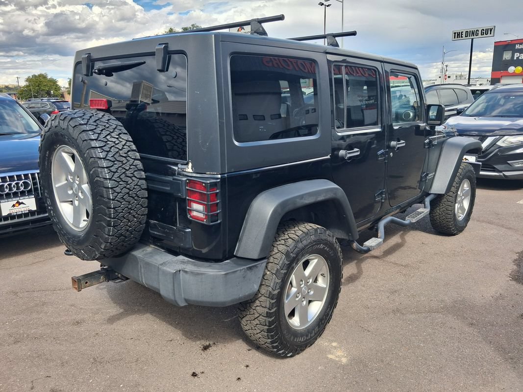 Used 2011 Jeep Wrangler Unlimited Rubicon w/ Connectivity Group AWD/4WD image 7