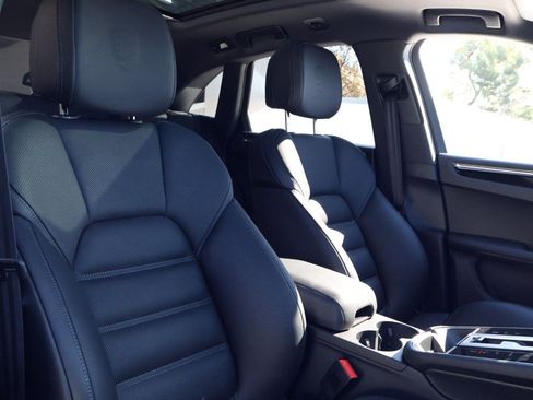 New 2026 Porsche Macan S image 24