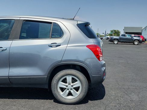 Used 2020 Chevrolet Trax LS w/ Tint and Cruise Package AWD/4WD image 9