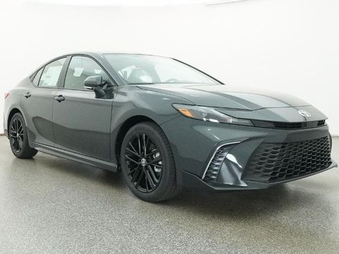 New 2026 Toyota Camry SE FWD image 32