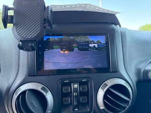 Used 2017 Jeep Wrangler Unlimited Sport w/ Quick Order Package 24S AWD/4WD image 15