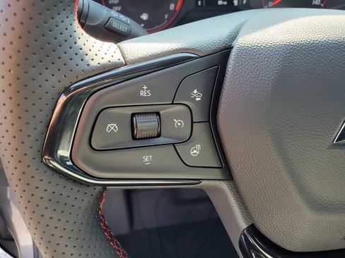 New 2026 Chevrolet Trax RS w/ Sunroof Package FWD image 8
