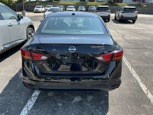Used 2025 Nissan Altima 2.5 SV FWD image 10