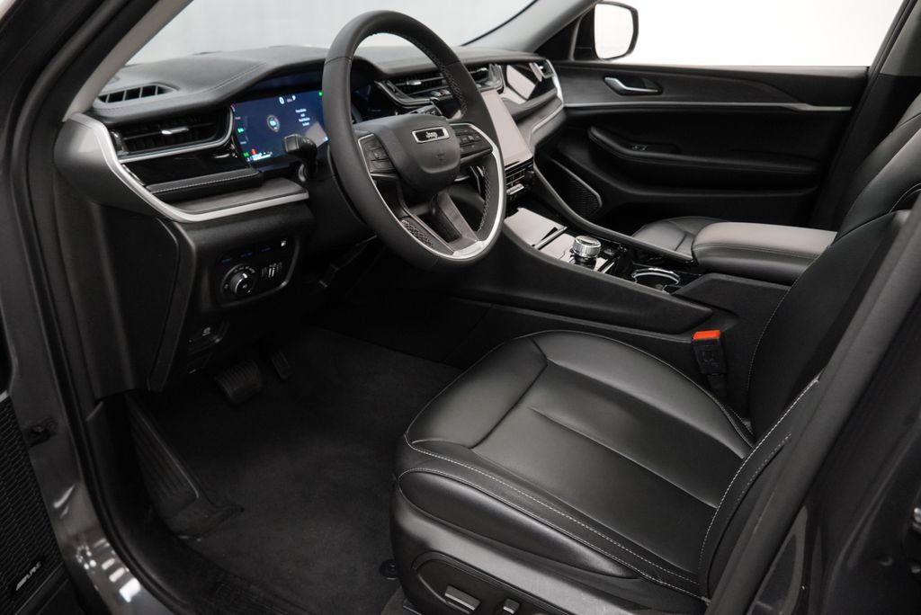 Used 2023 Jeep Grand Cherokee 4WD 4xe image 19