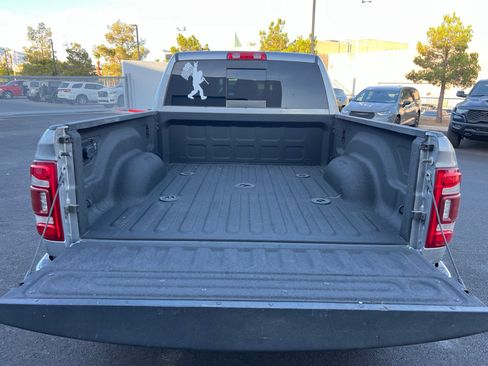 Used 2022 RAM 2500 Laramie AWD/4WD image 16