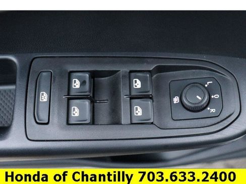 Used 2024 Volkswagen Taos SE image 22