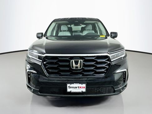 Used 2023 Honda Pilot LX image 2