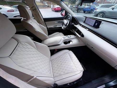 Used 2022 Genesis GV70 3.5T Sport w/ Sport Prestige Package image 20