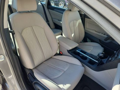Used 2017 Hyundai Sonata SE image 12