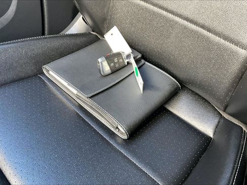 Certified 2021 Volkswagen Atlas SEL R-Line image 11