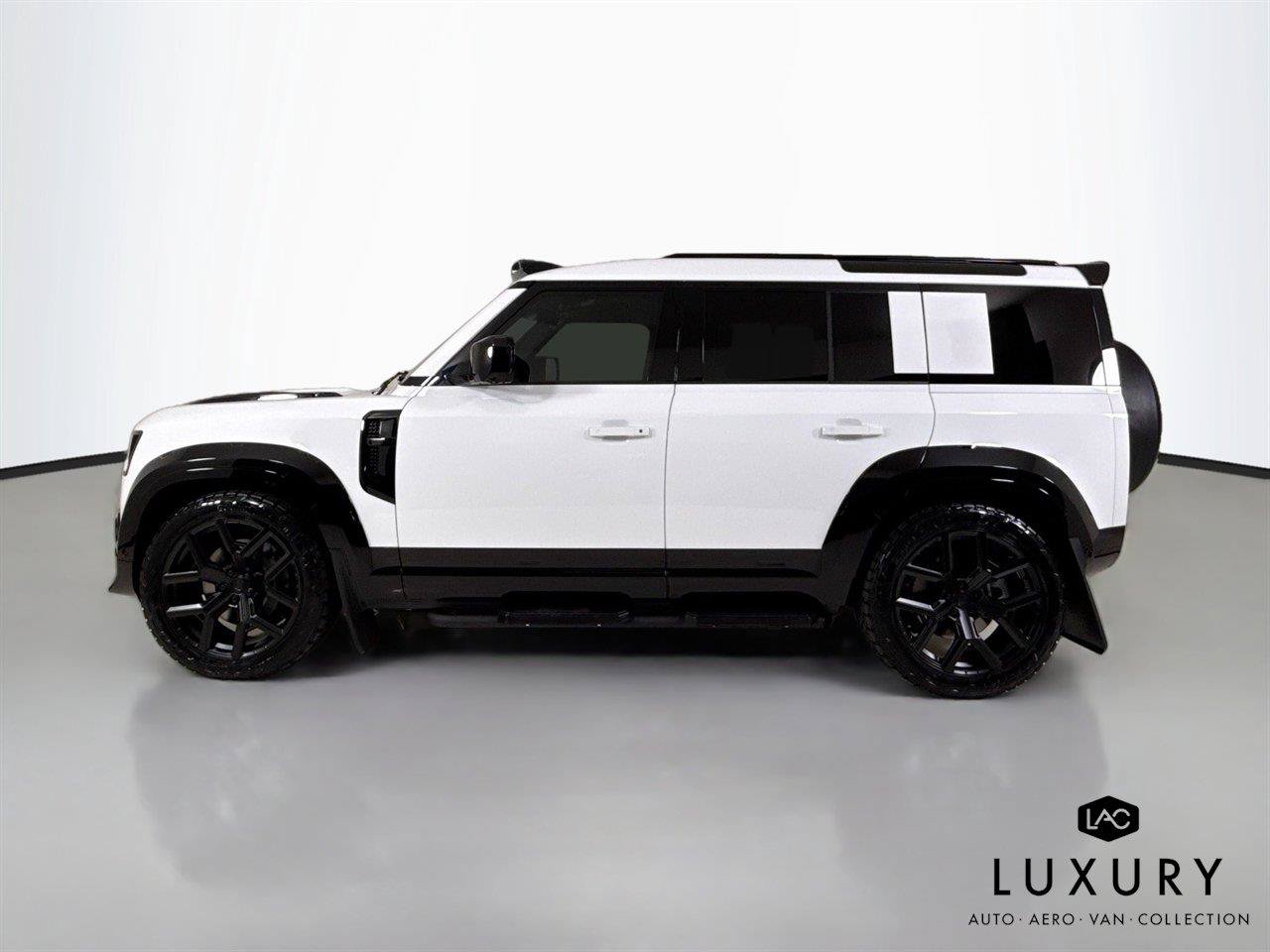 Used 2026 Land Rover Defender 110 X-Dynamic SE AWD/4WD image 8