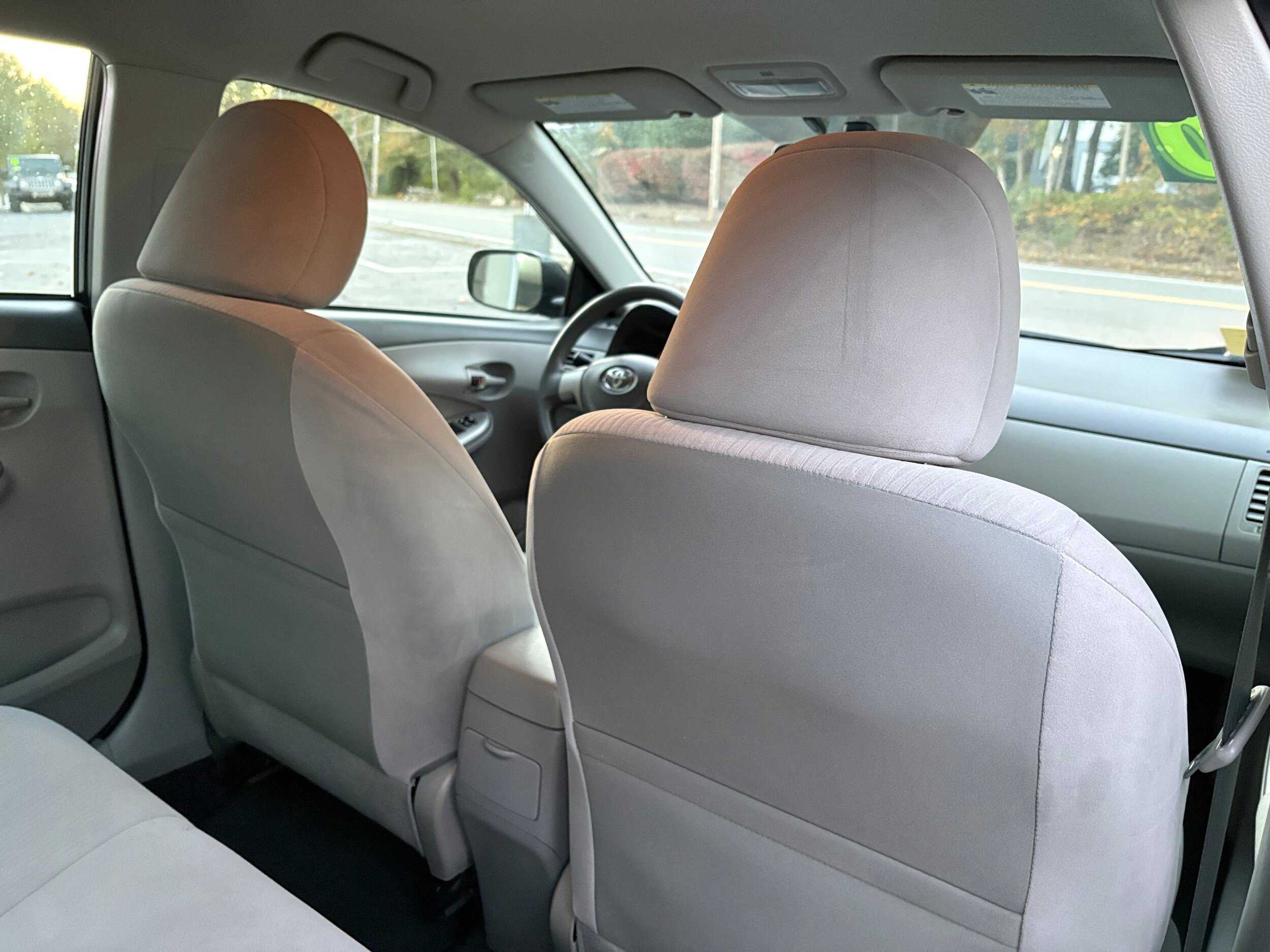 Used 2010 Toyota Corolla LE w/ All Weather Guard Pkg FWD image 19