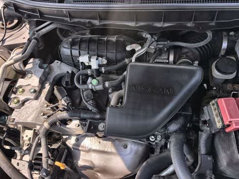 Used 2015 Nissan Rogue S w/ Convenience Package image 10