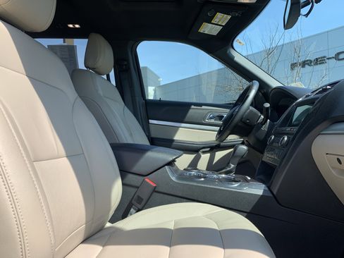 Used 2018 Ford Explorer XLT w/ Equipment Group 202A image 22