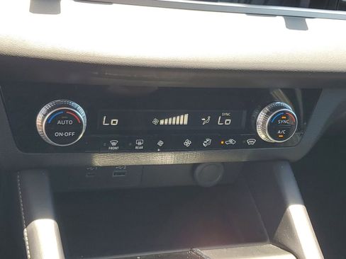 Used 2024 Mitsubishi Outlander ES AWD/4WD image 18