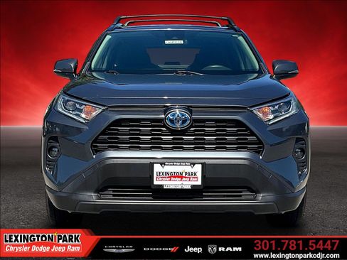 Used 2021 Toyota RAV4 XLE w/ Convenience Package AWD/4WD image 2