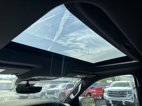 New 2026 GMC Sierra 1500 Denali w/ Denali Reserve Package image 16