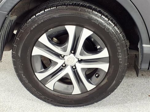 Used 2016 Toyota RAV4 LE image 4