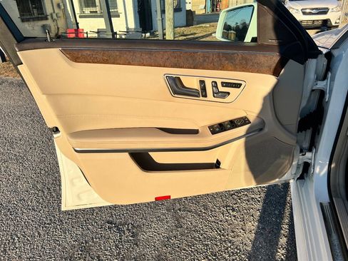 Used 2015 Mercedes-Benz E 350 4MATIC Sedan image 14