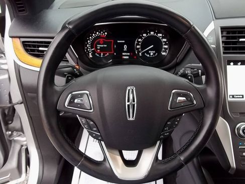 Used 2018 Lincoln MKC Select w/ Select Plus Package AWD/4WD image 15