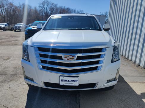 Used 2019 Cadillac Escalade Premium Luxury image 7