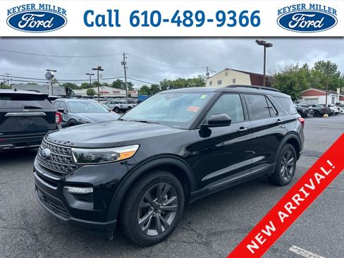 Used 2024 Ford Explorer XLT w/ Equipment Group 202A AWD/4WD image 1