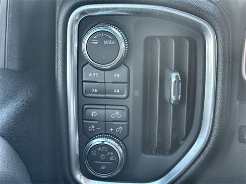 Used 2022 GMC Sierra 2500 AT4 w/ AT4 Premium Plus Package image 38