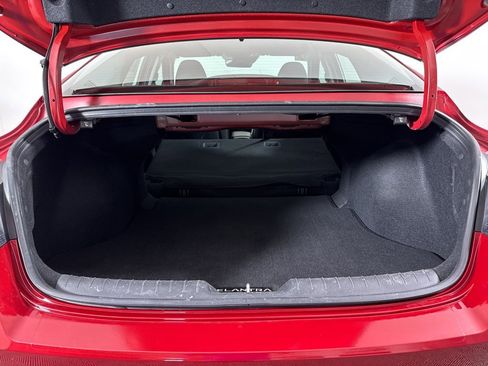 Used 2023 Hyundai Elantra SEL w/ Convenience Package image 7