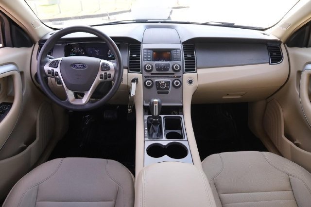Used 2018 Ford Taurus SE FWD image 20
