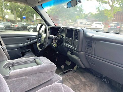 Used 1999 GMC Sierra 1500 SL w/ Marketing Option Pkg AWD/4WD image 8