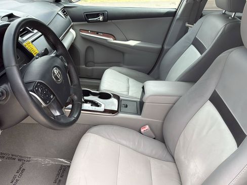 Used 2012 Toyota Camry XLE FWD image 33