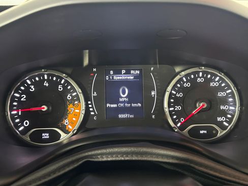 Used 2018 Jeep Renegade Latitude image 42