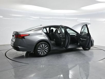 Used 2024 Nissan Altima 2.5 SV