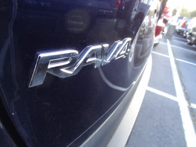 Used 2024 Toyota RAV4 XLE FWD image 6