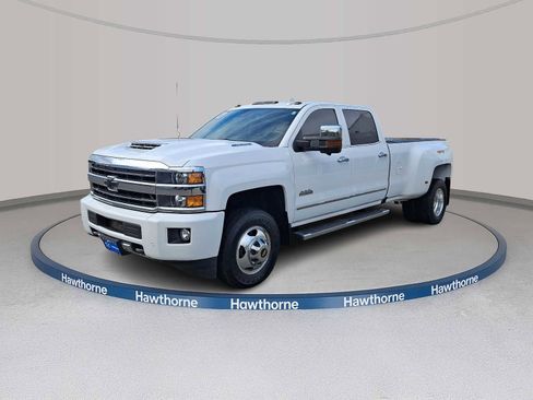 Used 2018 Chevrolet Silverado 3500 High Country w/ Duramax Plus Package image 3