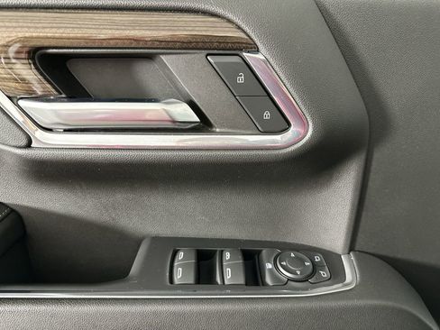 Used 2024 Chevrolet Silverado 1500 LT image 24