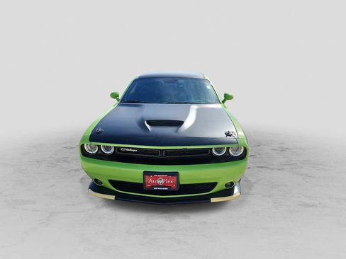 Used 2023 Dodge Challenger R/T w/ T/A Package image 3