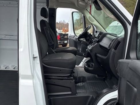 Used 2025 RAM ProMaster 2500 w/ Convenience Group image 18