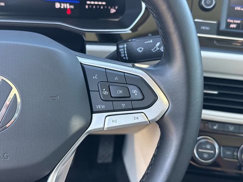 Used 2023 Volkswagen Jetta SE FWD image 28
