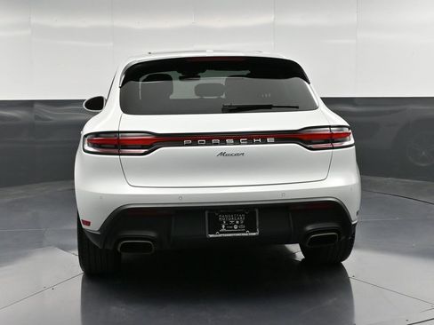 Certified 2025 Porsche Macan image 7
