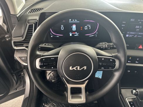 Used 2023 Kia Sportage LX image 18